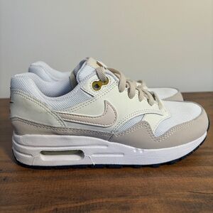 Nike Air Max 1 Sneakers Shoes White Tan DZ3307-103 Size 3Y / 4.5 Women